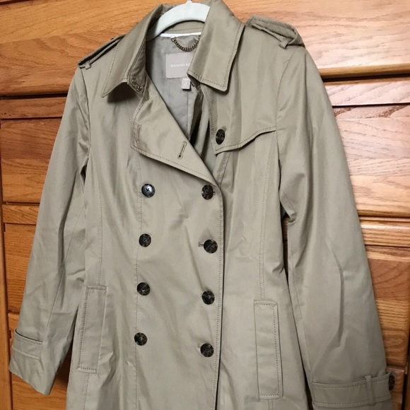 Banana Republic Classic Trench - Picture 1 of 4